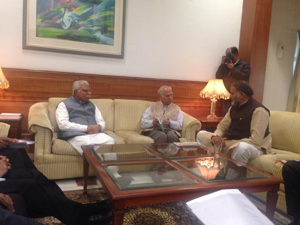 High Level Committee for restructuring of FCI met Chief Minister Haryana Shri Manohar Lal &amp; officials.