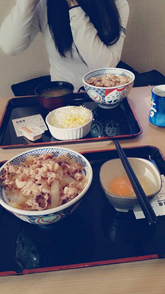 loveo118's tweet photo. 牛丼食べたし、プールでもいこ笑 http://t.co/MtTvYBeGsP