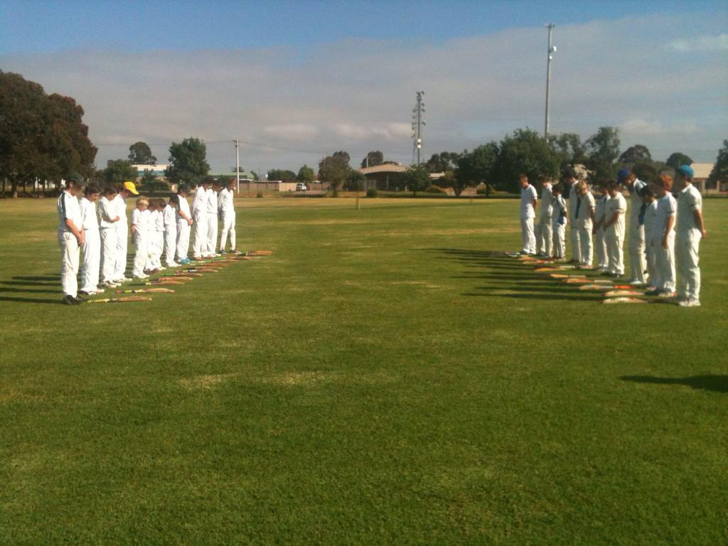 westbdalecc's tweet photo. Under 16s vs Paynesville this morning stopped for 63 seconds in memory of Phillip Hughes #63noForever #408forever http://t.co/VRwlEwC55N