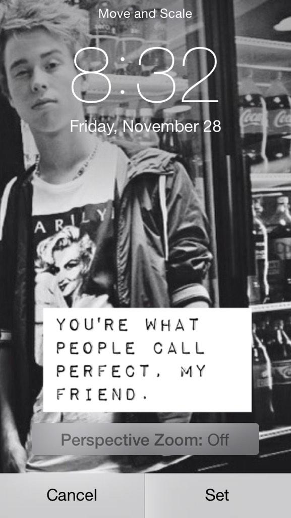 lockscreen4days tweet picture