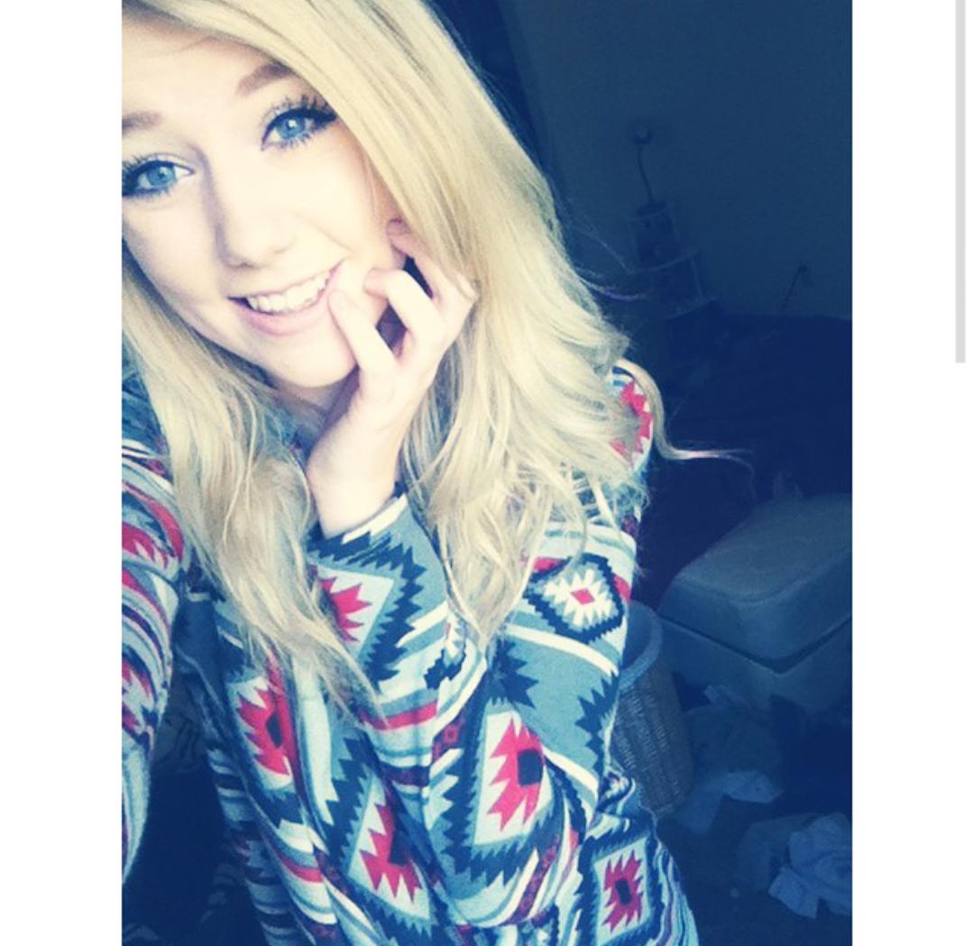 Late Thanksgiving Selfie ✊😘