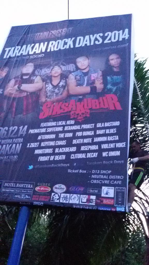 Proses psang baleho #TarakanRockDays2014 <a href="/tarakanrockdays/">#TRD2014</a> di Pelabuhan Tengkayu I <a href="/tarakantourism/">#AyoWisataKeTarakan</a> <a href="/SIKSAKUBUR_DM/">SIKSAKUBUR</a>