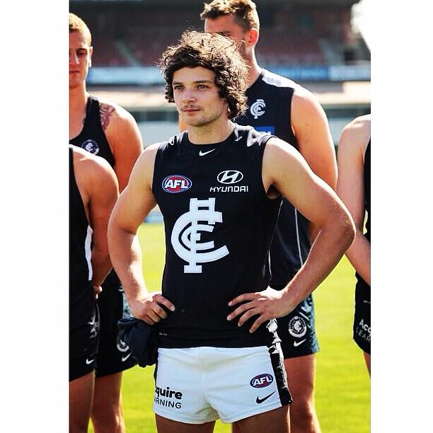 Tina_ZAP27's tweet photo. 2015, New Jumper, New hair, ππ@CarltonFC #NAVYBLUES #buckdaddy http://t.co/fjqpO6Jvct