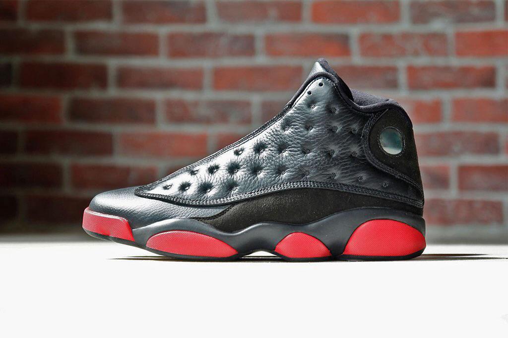 jaimesanchez159's tweet photo. Air Jordan 13 - Black / Gym Red release on 12/13/2014 for $185 via @KicksOnFire #KoFapp http://t.co/R6QKt1Tcrc