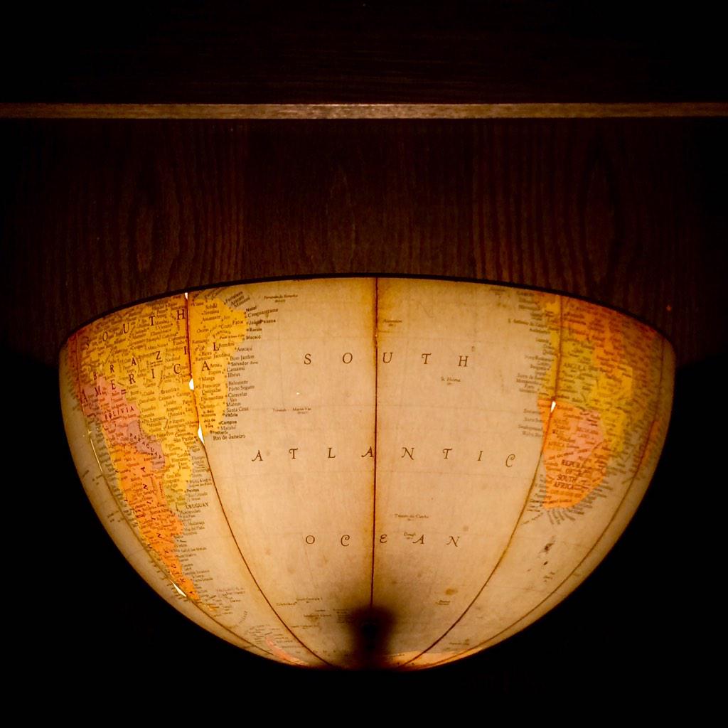 mapdragons's tweet photo. Someday, when we open our map bar, we will have globe lamps like this. http://t.co/meaK4asJi8
