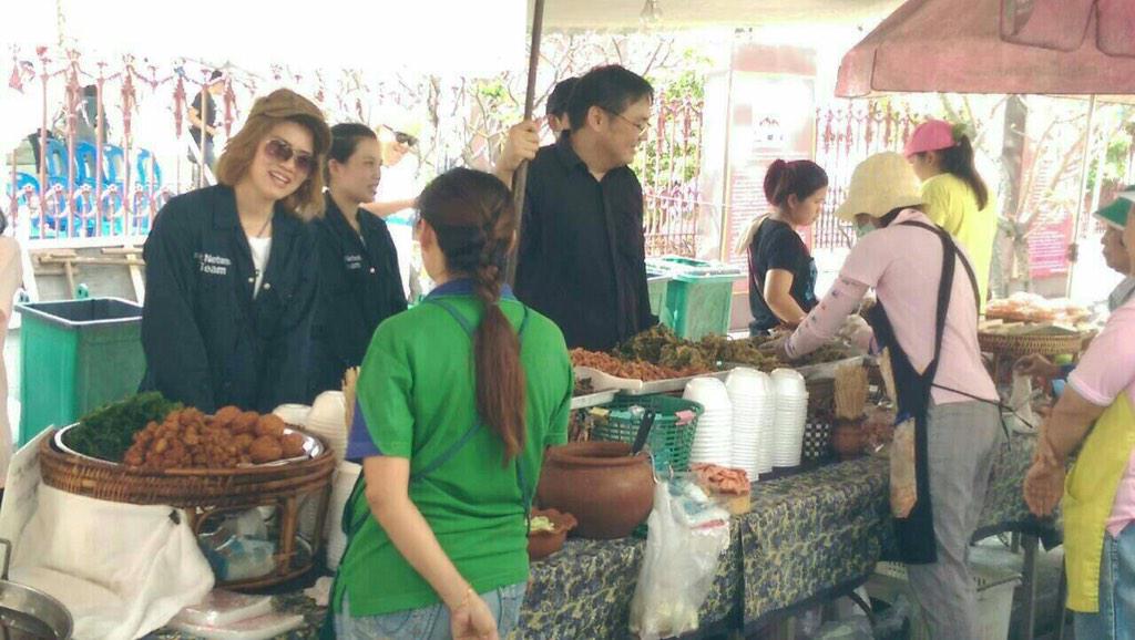 dtac's tweet photo. dtac Network Team ลงเรือเพื่อข้ามไปเกาะเกร็ด ตรวจสอบการใช้งานสัญญาณของลูกค้าดีแทคครับ #lovedtac #dtacnetworkteam http://t.co/UngbnFTfCu