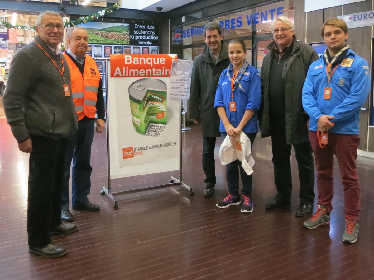 coucal's tweet photo. Ce week-end c’est la collecte de la Banque Alimentaire. @JeanROTTNER rencontre les bénévoles de #Mulhouse #BA2014 http://t.co/MORnSk6XeH