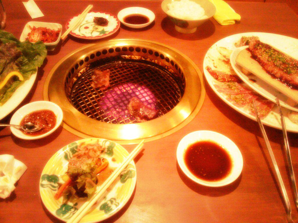 reeyll's tweet image. りほと焼肉なう。
まぢ肉うますぎ！
えみか、かっこよかったよ♡