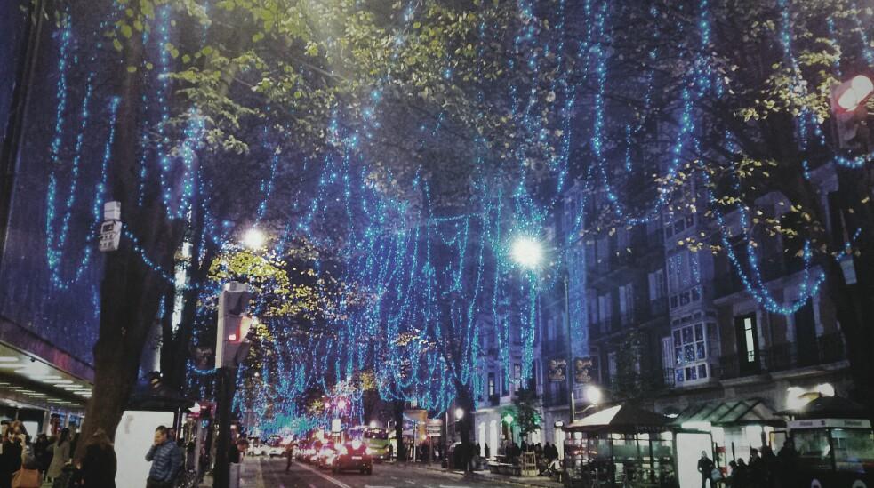 irenitaelejoste's tweet photo. "@PaulaGarcia_M: ¡Que bonito estas Bilbao en estas fechas! ⛄🎄🎇🎆 http://t.co/XHMlbuXLnd"
