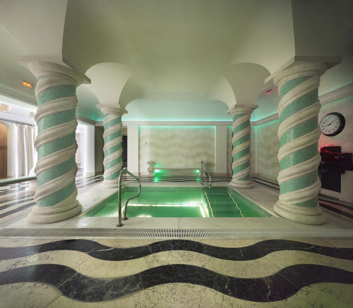 HVillaPadierna's tweet image. Pamper your senses in Villa Padierna Medical Wellness
Get back Health and Beauty! #LuxuryTaste goo.gl/EpCGIx