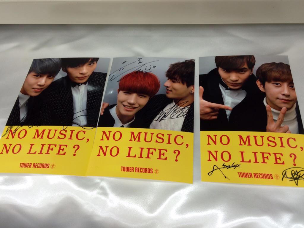 TOWER_634Kosugi's tweet photo. 【BEAT WIN③】ちなみに…メンバーの皆様にも撮って頂いたこのフォトマシーンは、全国のタワレコでも武蔵小杉店にしか無いんです！NO MUSIC,NO LIEE?ロゴと一緒に、メンバーと同じポーズで写真撮ってみて下さい♡ http://t.co/znrg4tkyvT