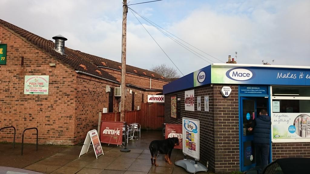 We did it #finderskeepers <a href="/BBCYork/">BBC York</a> <a href="/kcrewders/">Kay Crewdson</a> - ta Chris our Annexe takeaway &amp; Kelly/Ashley Ye Olde Star Inn Colton