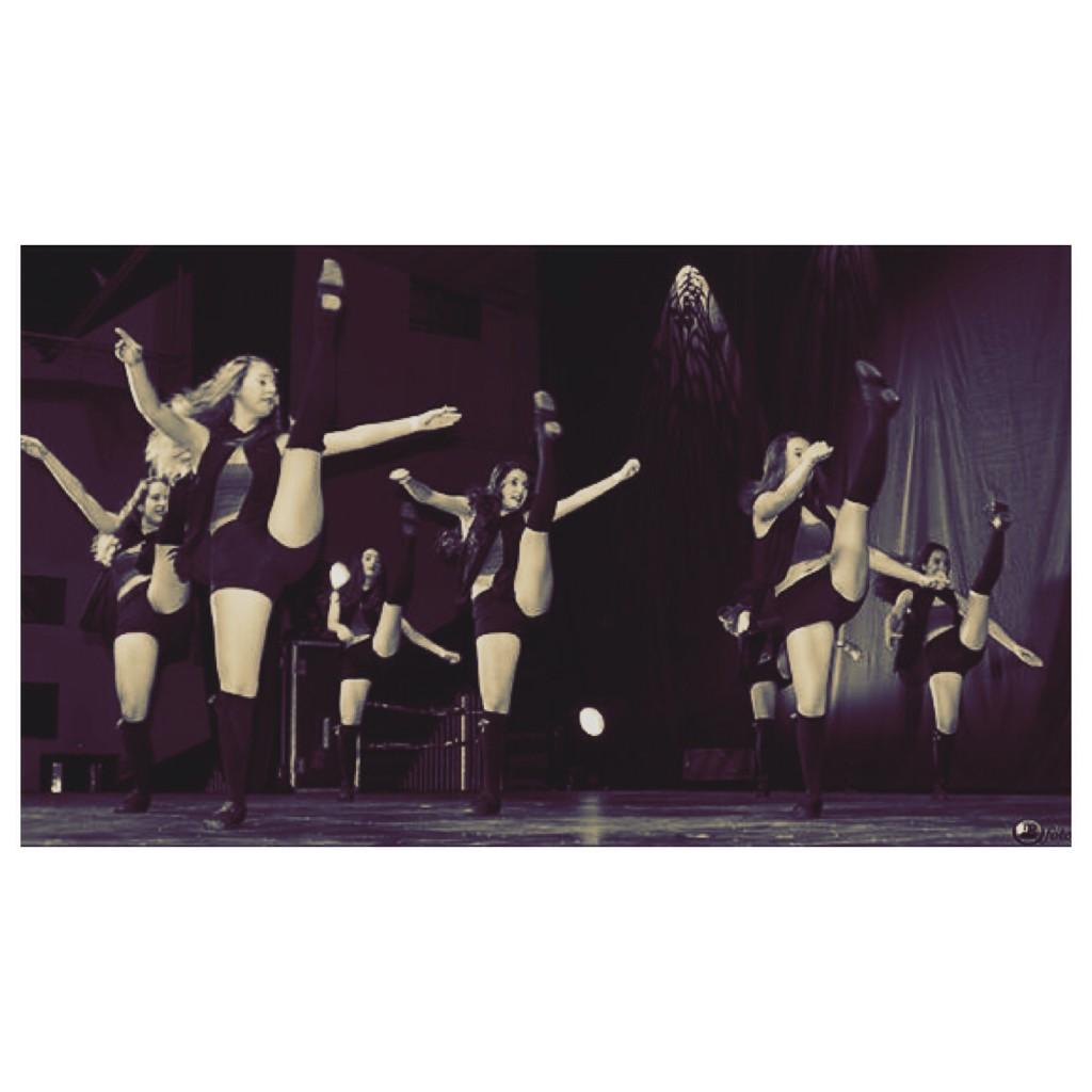 Candela_Zabala's tweet photo. Ese #Boom que deja al público en #Shock, mucha suerte guapas💕 http://t.co/ahfFz7pu0I