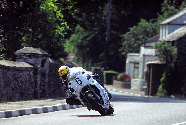 AbeRendo's tweet photo. #QuarryBends #Isleofman #iomtt #MotoGP senior TT de 1991 http://t.co/Mtd16amvLH