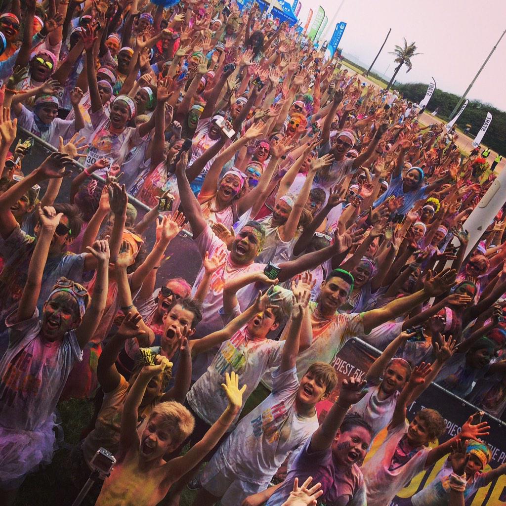 ecr9495's tweet image. Where is Waldo? Aka @djdeongovender #thecolorrunsa #thecolorrundbn
