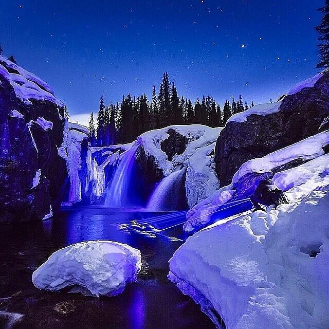 vid_n_pic's tweet photo. _
#غرد_بصورة:
#أزرق الثلج http://t.co/uAqKae3Dfu