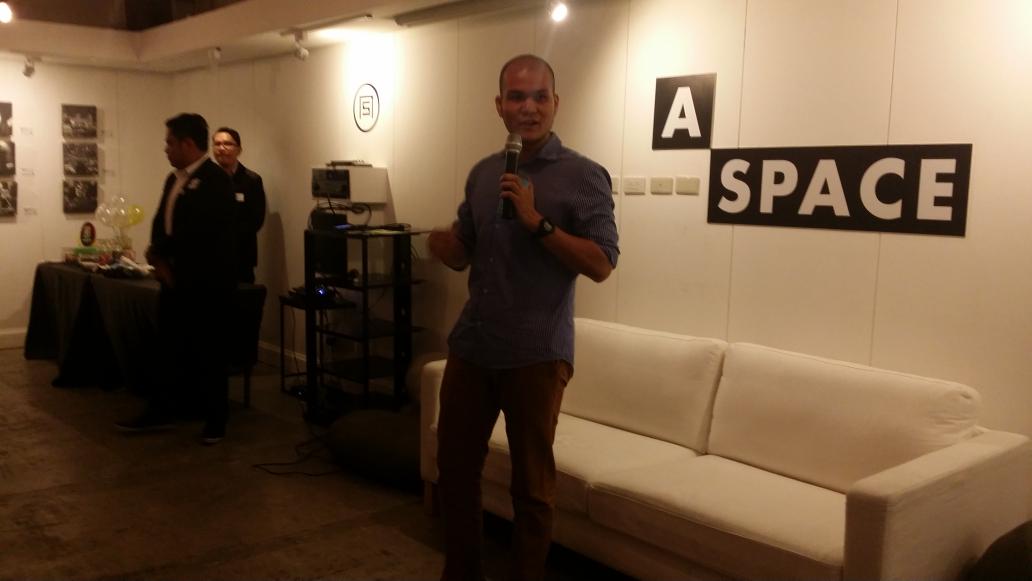 Heroofdday's tweet photo. Our @timhumangit doing a short talk at @IGersManila's #KalyePH2014 http://t.co/LLb8rOiFhi