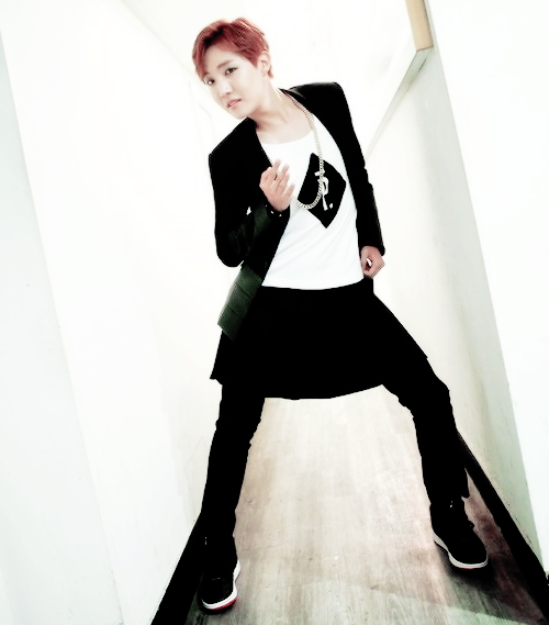 BTS_FACTS's tweet image. #JHopeYourePerfect 💚