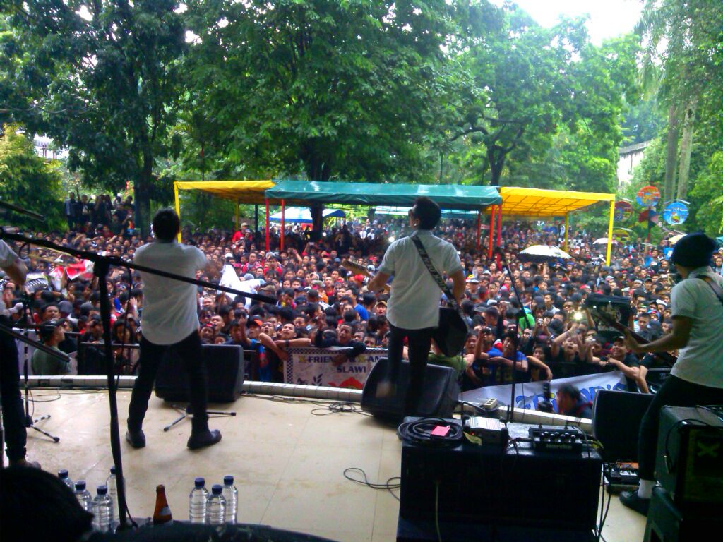 XFIndonesia's tweet photo. @TipexBand On Stage #XFDAY2014 http://t.co/XxRG8R6vD3