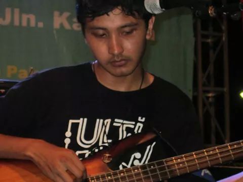 Al on Bass. Noisy Switch At Karya Inovatif SMA Kota Denpasar #NoisySwitch
