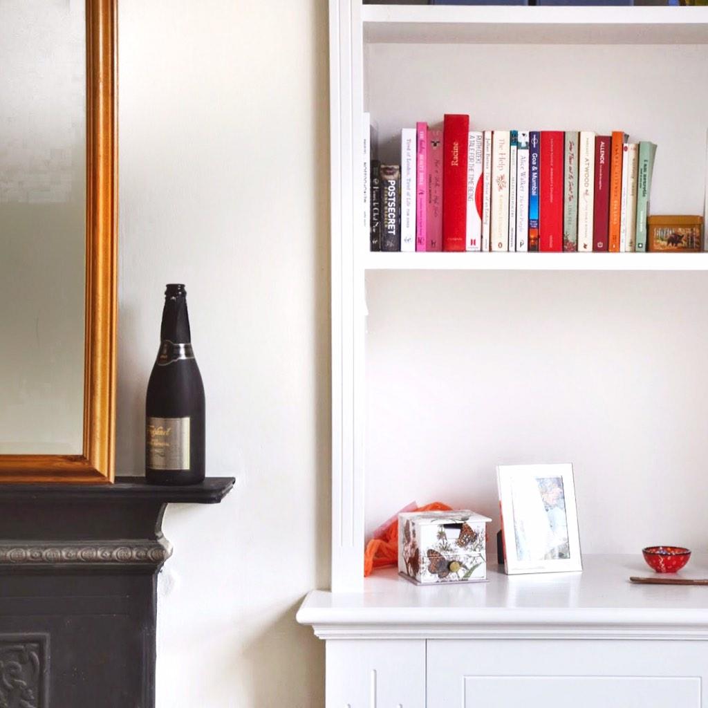 HelloRoompal's tweet image. Pop the cork folks, it's Saturday. #Flatshare