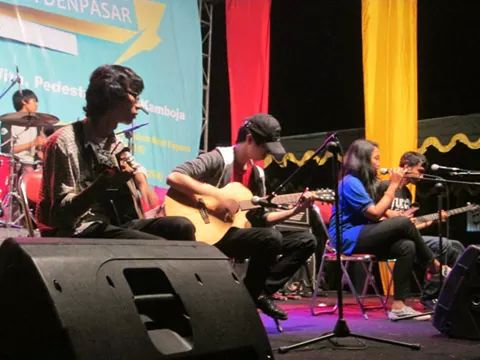 Noisy Switch At Karya Inovatif SMA Kota Denpasar #NoisySwitch