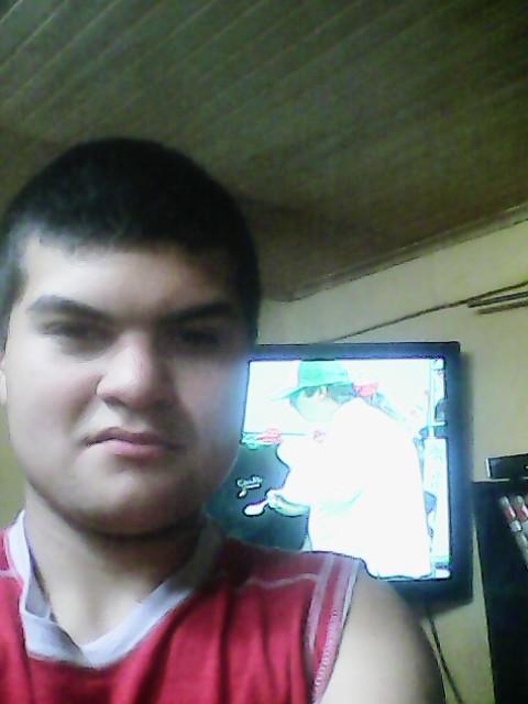 2claudiosuarez's tweet photo. #Selfieton hay con cara de poto pero viendo toda la teleton y después y al banco de chile jijij http://t.co/ciOHLuaZVM