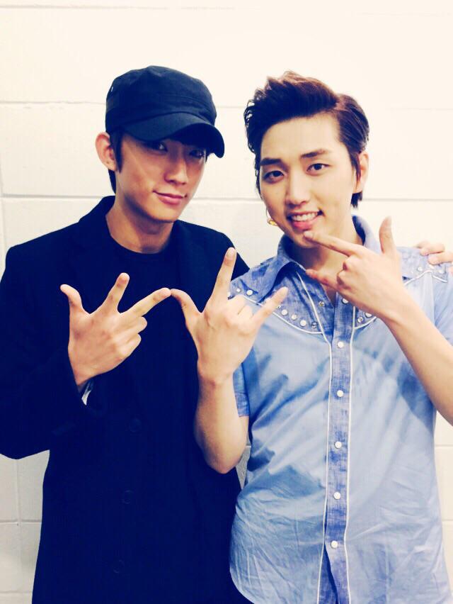 gongchanida_bot's tweet photo. オールショックアップにドゥルビスを観てきた.本当に偉い!本当に最高だ‼︎本当に素晴らしいです‼︎! やっぱり僕たちのヒョン ＃オールショックアップ ＃ドゥルビス https://t.co/ynWZBr0haQ

(14.11.29)