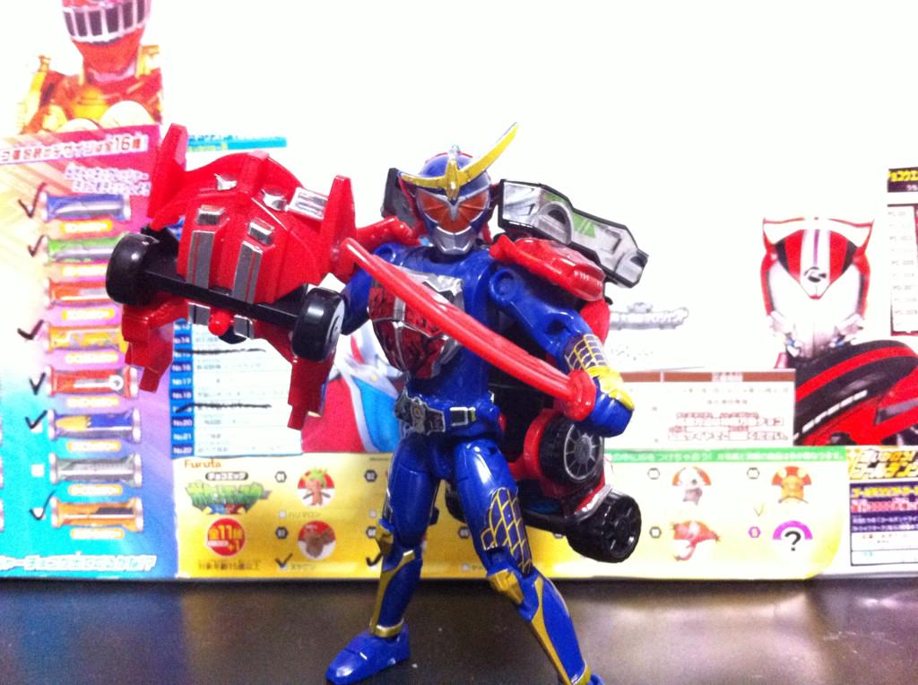 Twitter पर ヒマジンライダー 映画限定 仮面ライダー鎧武ドライブアームズが食玩で先行変身 材料 アームズアクション鎧武の 仮面ライダー鎧武 アームズアクション鎧武2のブラッドオレンジアームズ 仮面ライダードライブキットのトライドロン Http T Co