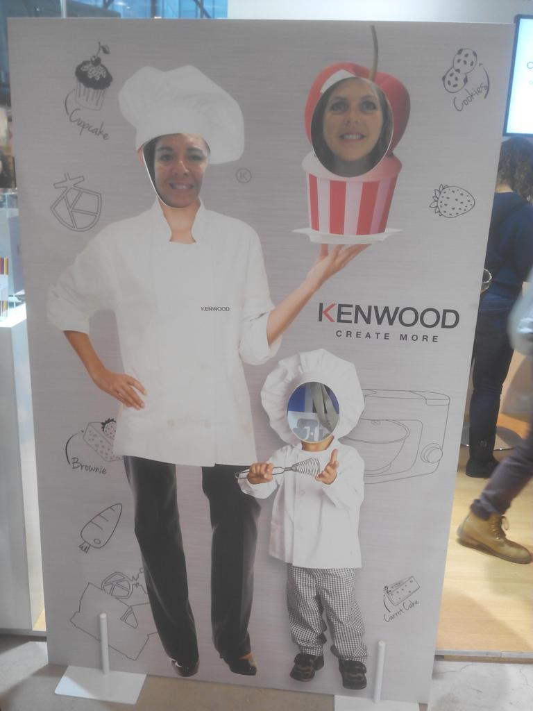 PedacitosdeMaSa's tweet photo. Ya estamos dándolo todo desde primera hora d la mañana en #Kenwood!! XDXDXD http://t.co/c1LSNSKTGI