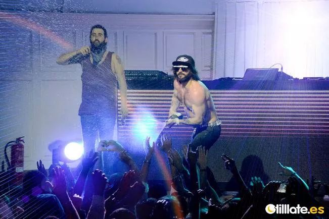 discokuoxativa's tweet photo. Esta noche están con nosotros @lescastizos para liarla parda!!! Estáis listos?? ;) http://t.co/PKYFo6Xl4p