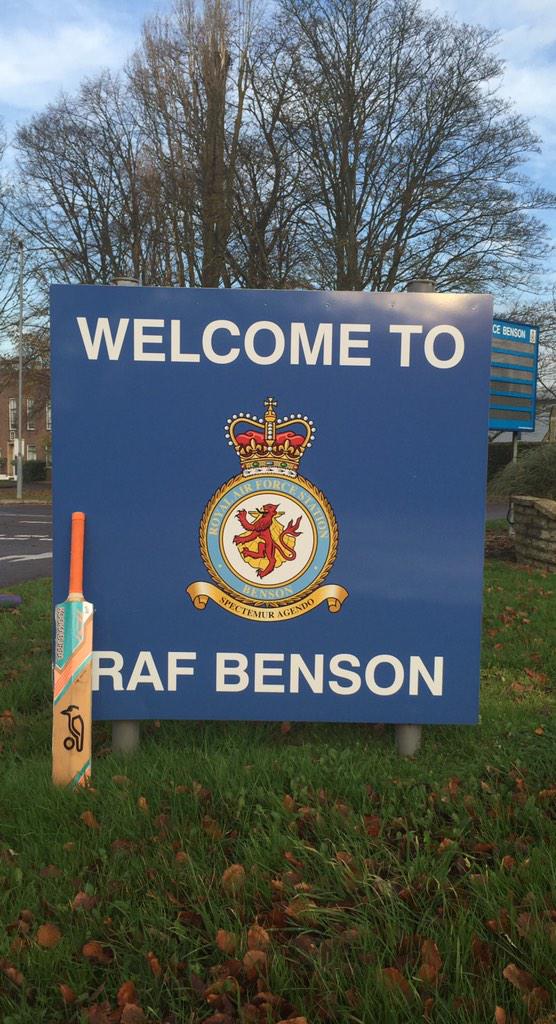 AshtonZoe's tweet photo. #putyourbatsout #putoutyourbats #SupportSeanAbbott #RIPPhilHughes #raf #CricketFamily You're all in our thoughts. http://t.co/Q4HKuj859W