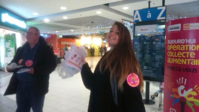 toutelalsace's tweet photo. En direct de la collecte avec le #CG67 et la banque alimentaire à Auchan d'Illkirch #BA2014 http://t.co/taxXh855Jd