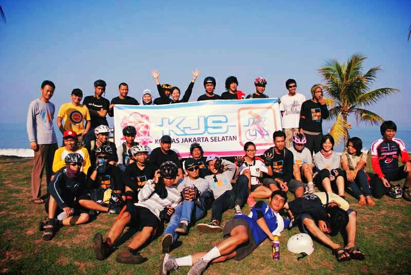 Selamat hari jadi gans.. teruntuk teman sahabat dan keluarga KJS.. kalian luarrr biasssaaaa!!!