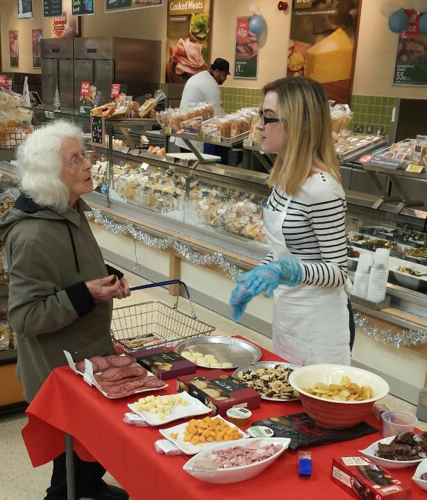 Great job Francine on the HP tasting table!  <a href="/rebecca5476/">Rebecca Rabadia</a> <a href="/balbhatti1/">Baljinder Bhatti</a> @jonnymcquarrie <a href="/TJ_Hgt/">Tony Hoggett</a>