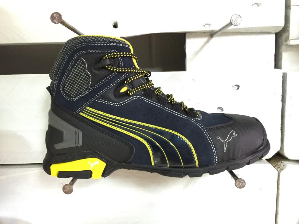 If you like race you will like work with Puma Safety FootWear Buy it at Calzadodeproteccion.com