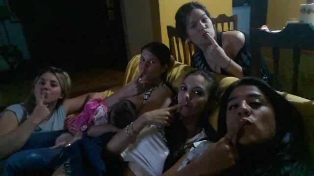 SofiV22's tweet photo. Chau facultad, hasta el año que viene @AguusOtta @DeniceDruetta Nadia Aye y Ummi http://t.co/xSVRTDAGqr