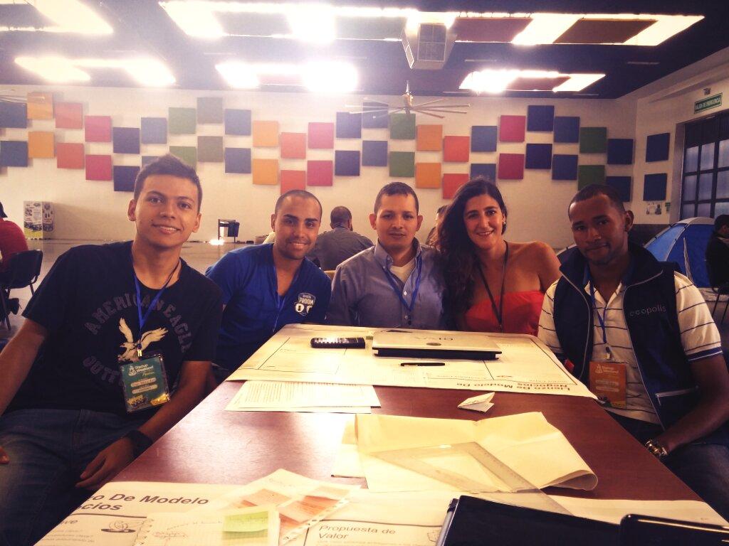 revistaproom's tweet photo. Nuestro director "@MayMurillo_: Trabajando en el Start up Weekend  #SWPereira con @revistaproom http://t.co/24UGqdFjDt"
