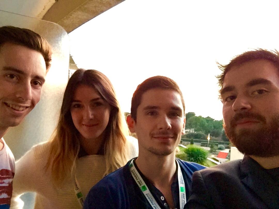 JE_ESCEM's tweet photo. Équipe @JE_ESCEM qui prend l'air après les formations #cnh2014 @Vi_Schwartz @Antoine_Lor @FahdElhilali http://t.co/q4BhYK26tr