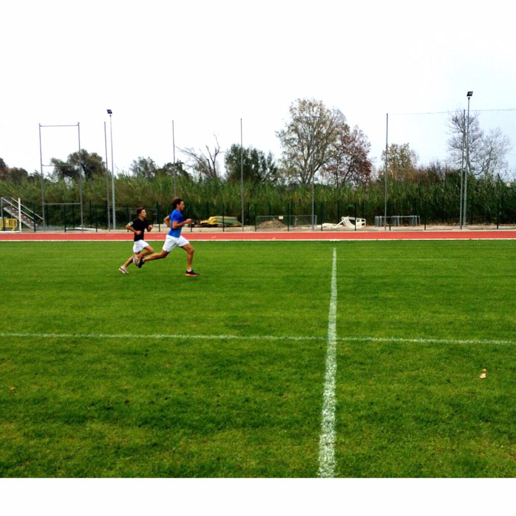 richiebazza's tweet photo. Match annulé ? Pas de repos #sprint #conditiontraining #shortnsharp http://t.co/eE042njgna