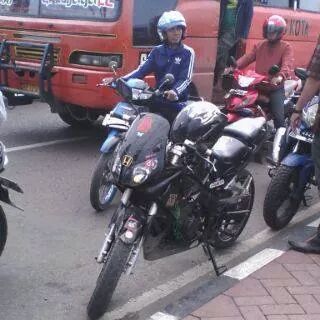 Akhirnya: yg dinyatakan bunuh diri tadi ditemukan di Polsek SU 1 setelah diselamatkan tkng ketek. #Stress