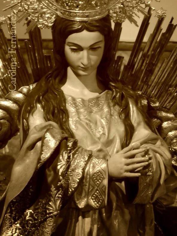 Hdad_Inmaculada's tweet photo. Hoy primer día de la novena. Rosario 19:00 h. y posterior ejercicio de la novena a las 19:30. Foto @cfzherrera http://t.co/wWu0A25sHY