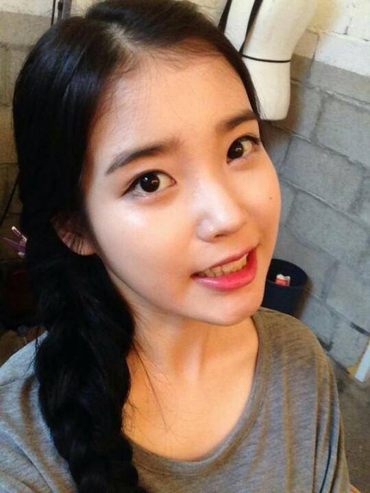 minki_hstar's tweet photo. @IU_hstar *grins* i have more pictures of noona than myself in my phone....omo i sound like a stalker 😝😝😂 http://t.co/1nC6wCcs4m