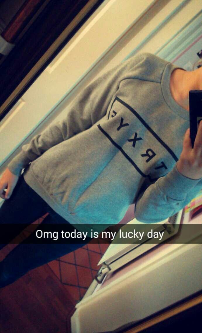 favum800's tweet photo. Yay @troyesivan #trxye http://t.co/gxktwZjuOx