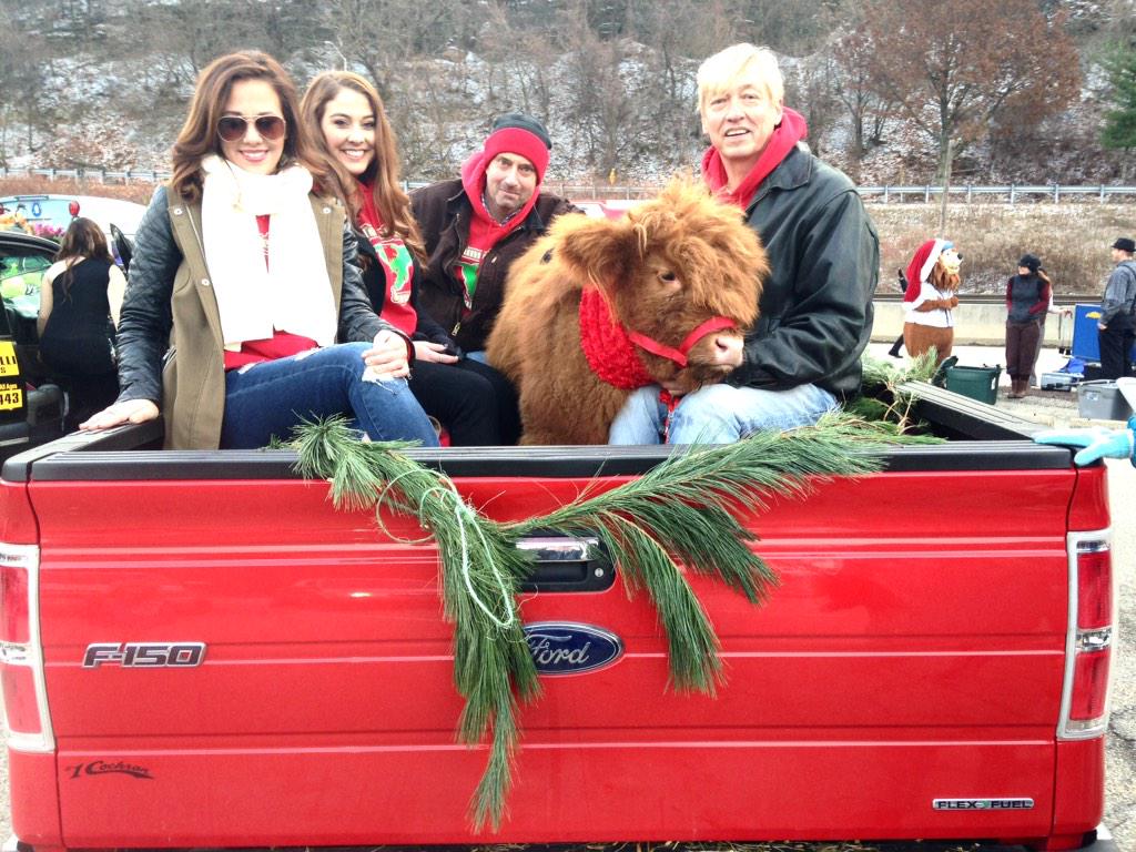 <a href="/WPXI/">WPXI</a> holiday parade representing #farmqueens <a href="/FarmQueen_Chet/">Chet Welch</a> <a href="/AnnieRosellini/">Annie Rosellini</a>