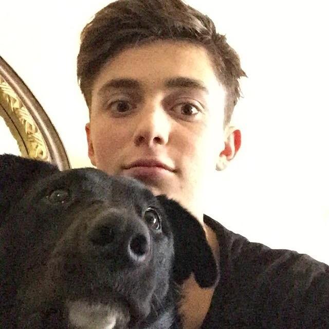 GreysonChanceU's tweet photo. Greyson Chance picture of the day, “Greyson and Whiskey…” - #ThanksGiving2014 - http://t.co/Ws9XzmvkBP