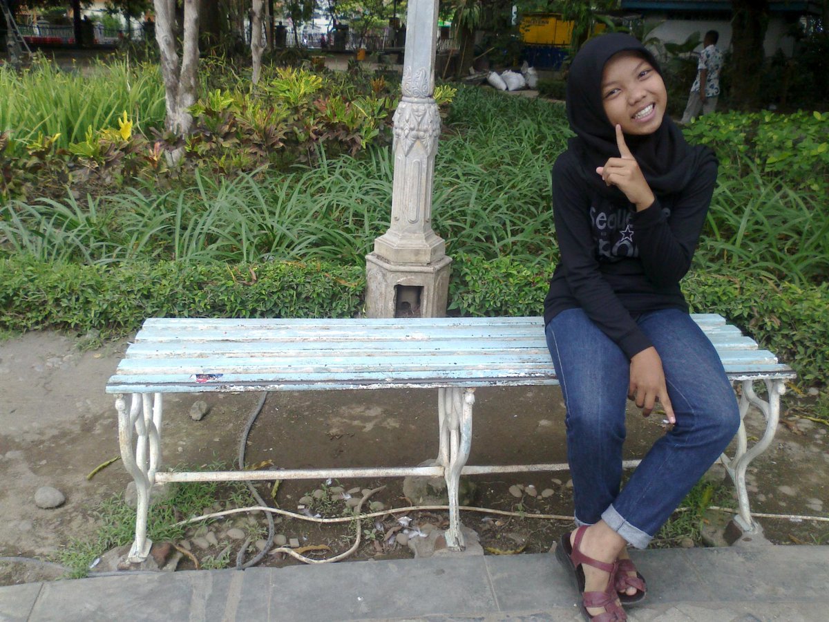 putrihamidah6's tweet photo. karo cah elek,,, http://t.co/ts6nuqDVjl