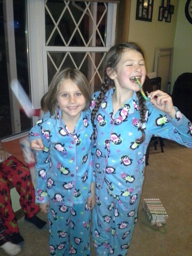 Melissakrieg7's tweet photo. Twinkie cousins! #Addyweek http://t.co/BTV6DfjpJV