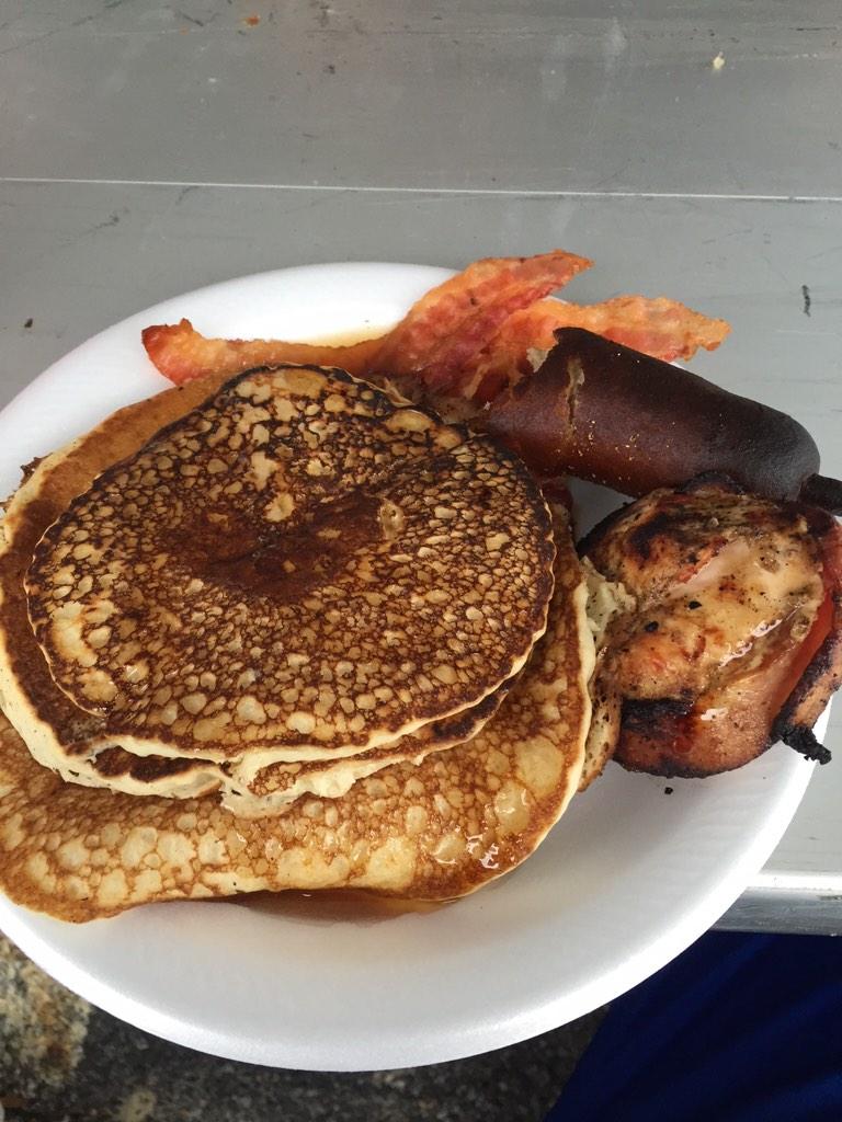 LATechEquipment's tweet photo. No better way to start game day! Thank you @cookin_chris! #FeedTheEngine http://t.co/E13hTTTHuA