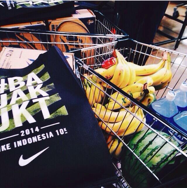 Refreshment for #BAJAKJKT 's training :  checked! 

Istana Anak-Anak Indonesia, TMII
06.00am, be on time.

#risktaker